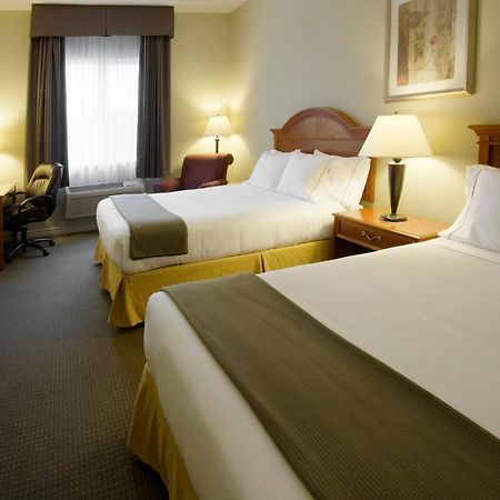 Holiday Inn Express Hotel & Suites 1000 Islands - Gananoque By Ihg Exterior photo