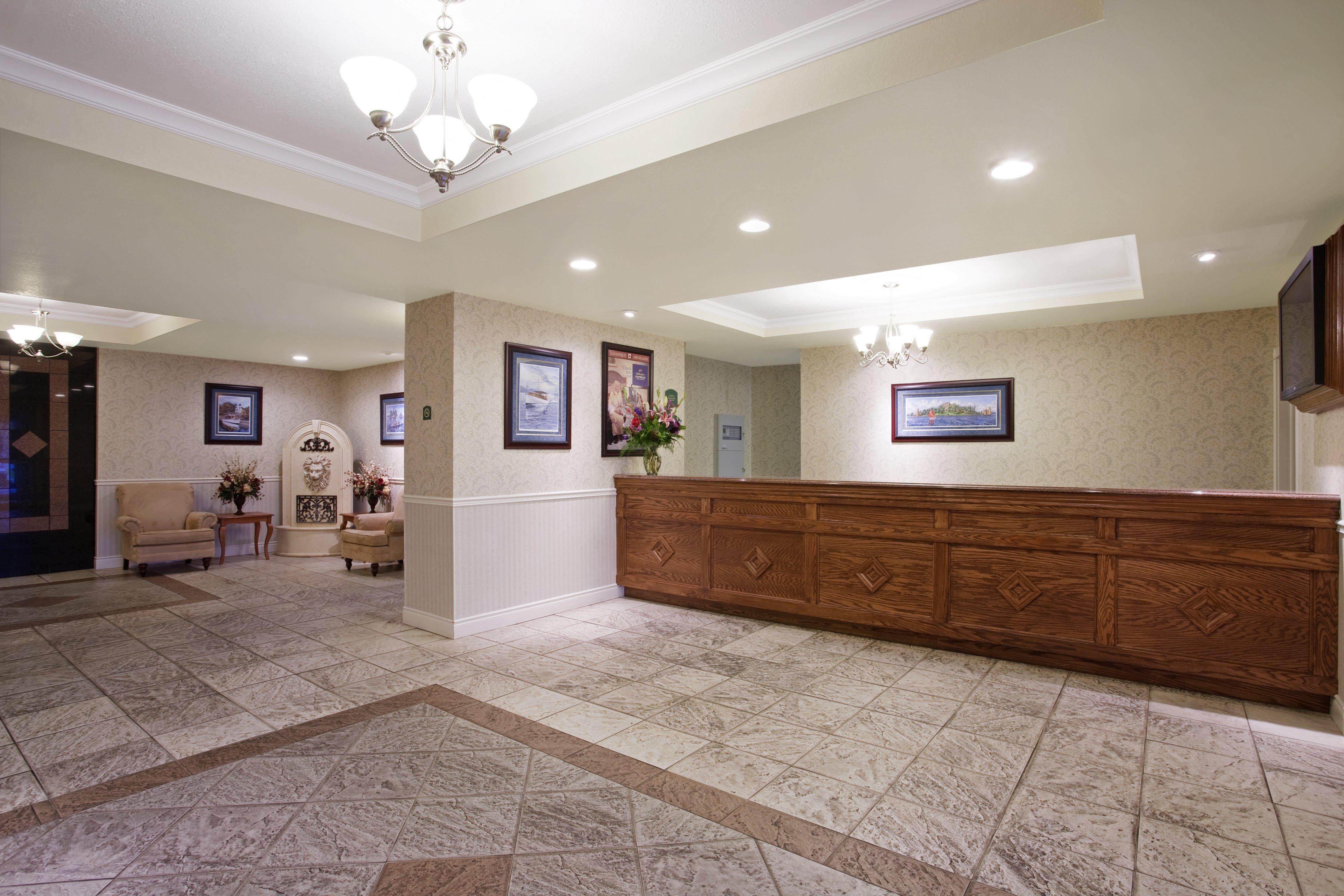 Holiday Inn Express Hotel & Suites 1000 Islands - Gananoque By Ihg Exterior photo