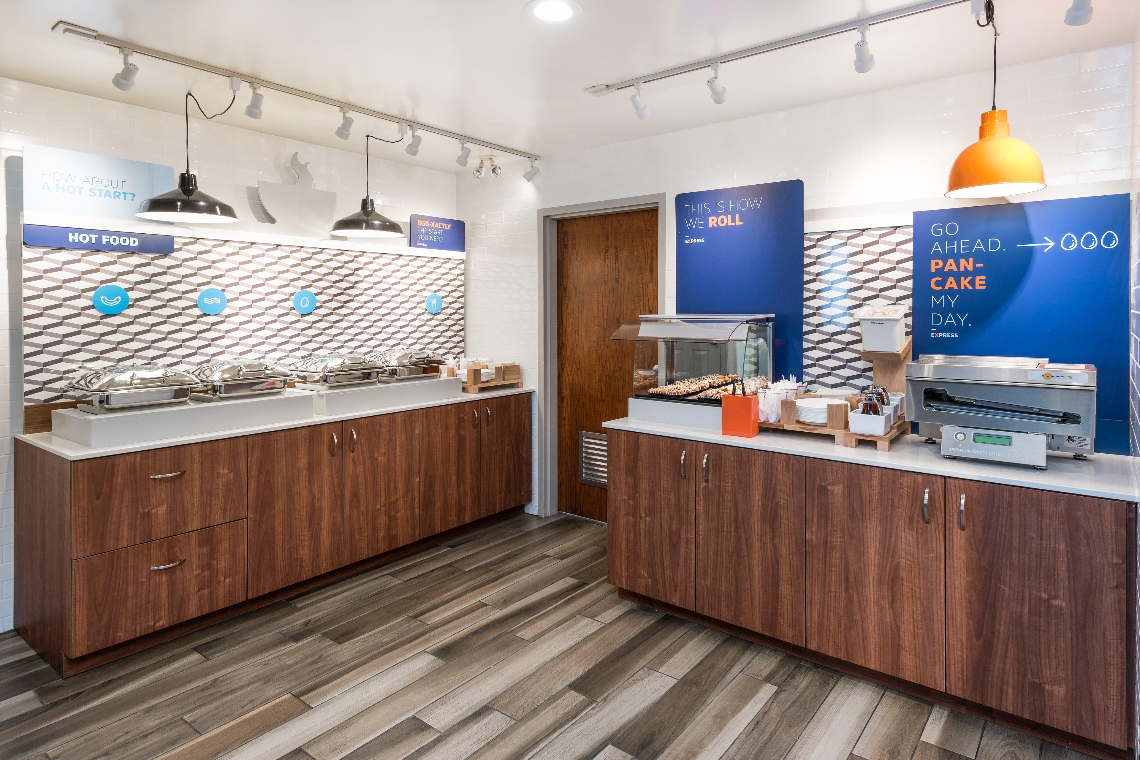 Holiday Inn Express Hotel & Suites 1000 Islands - Gananoque By Ihg Exterior photo