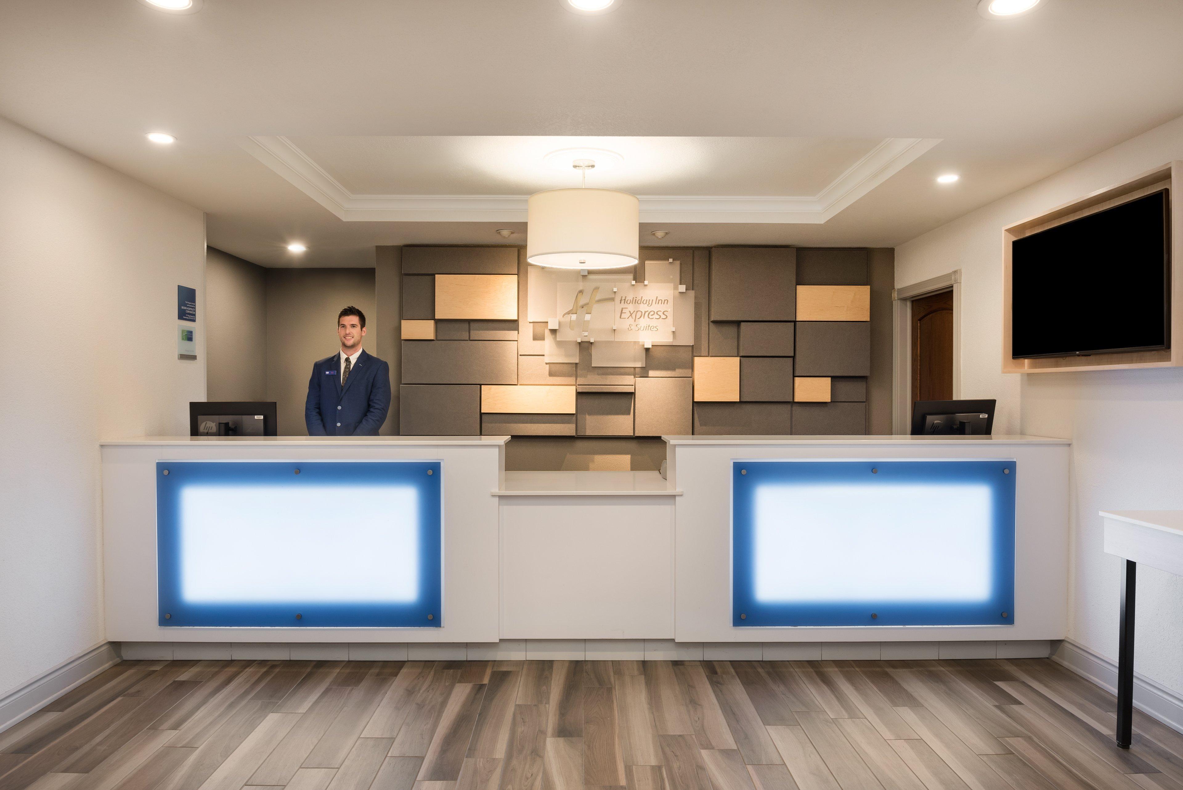 Holiday Inn Express Hotel & Suites 1000 Islands - Gananoque By Ihg Exterior photo