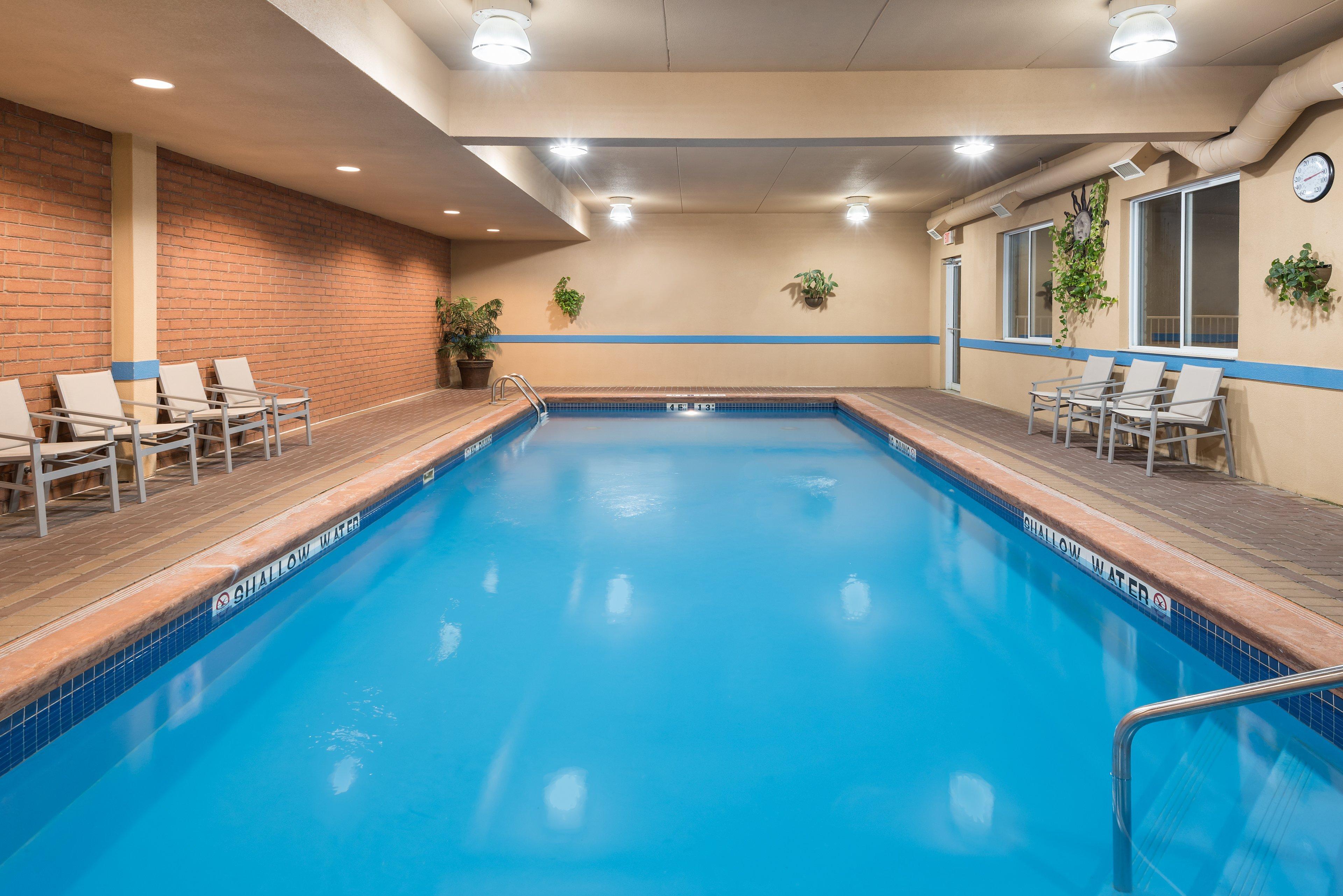 Holiday Inn Express Hotel & Suites 1000 Islands - Gananoque By Ihg Exterior photo
