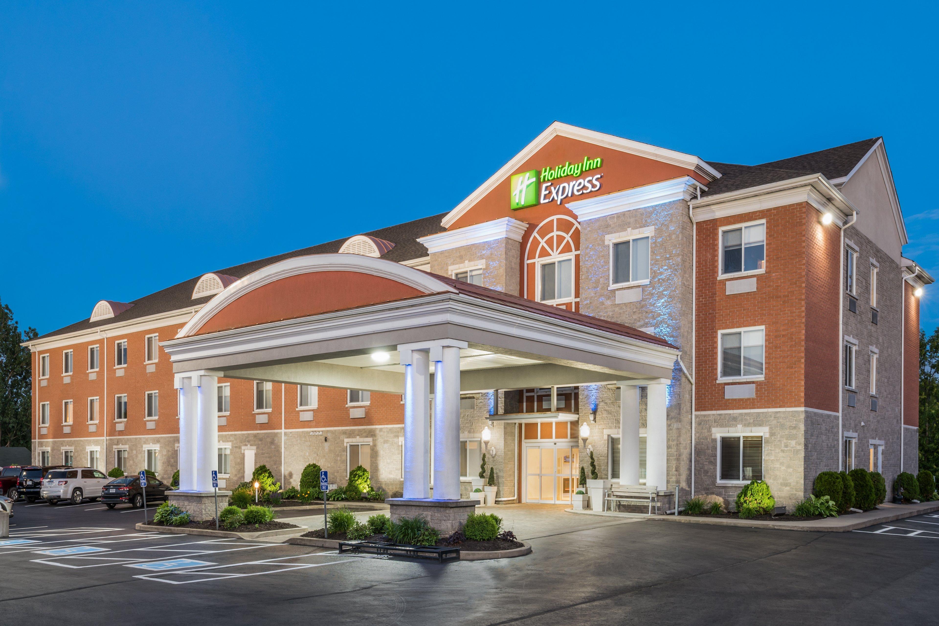 Holiday Inn Express Hotel & Suites 1000 Islands - Gananoque By Ihg Exterior photo